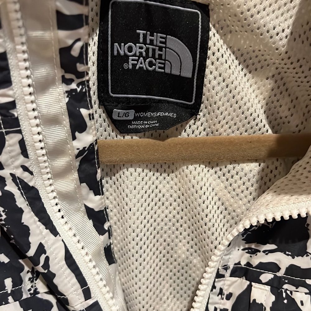 North Face Light Weight Spring Jacket Waterproof - image 3